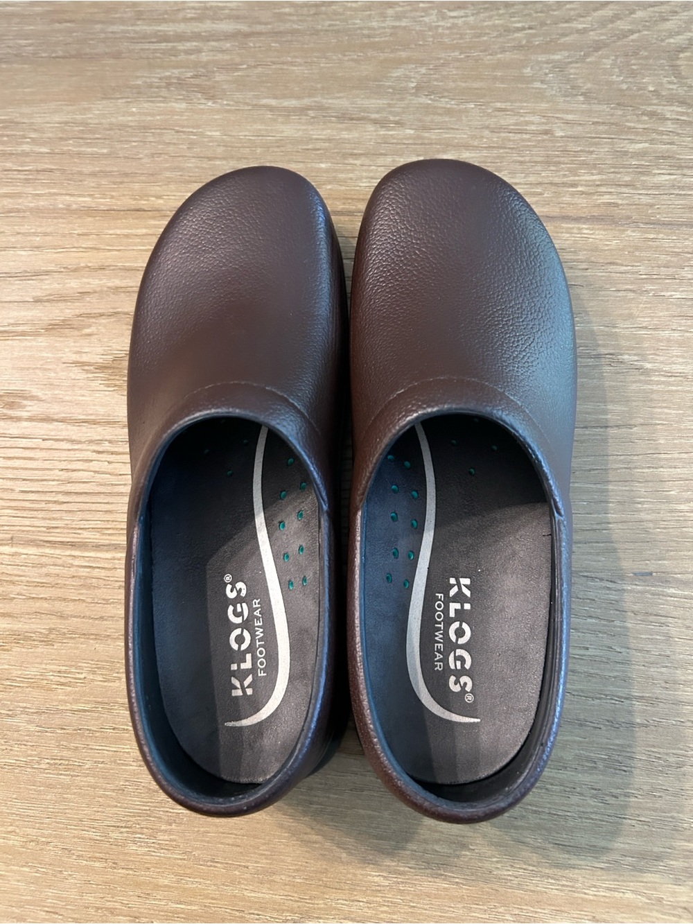 Klogs footwear slip resistant brown size 8